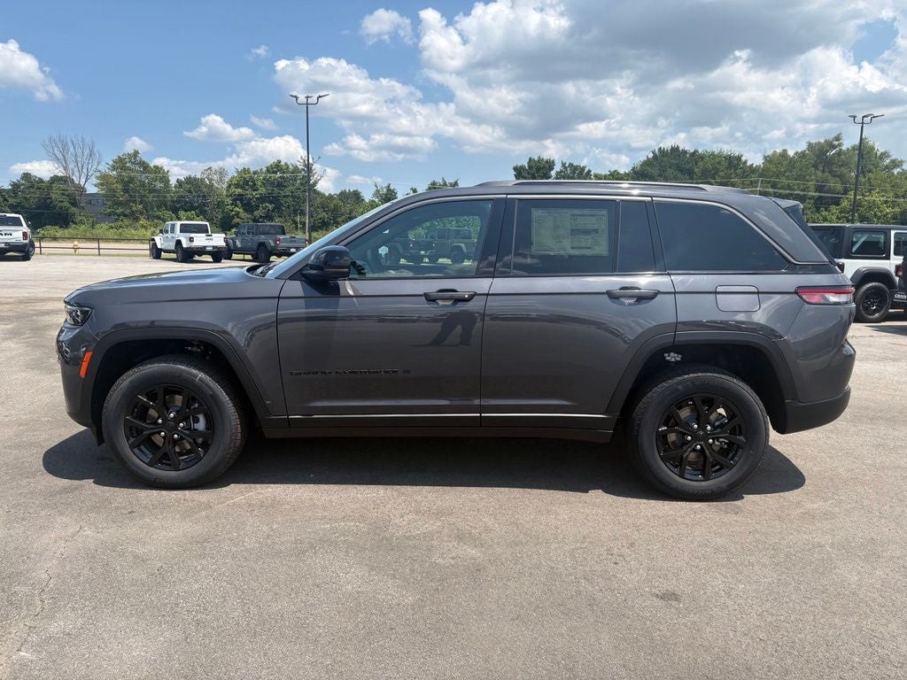 2026 Jeep Grand Cherokee GRAND CHEROKEE LAREDO ALTITUDE 4X4