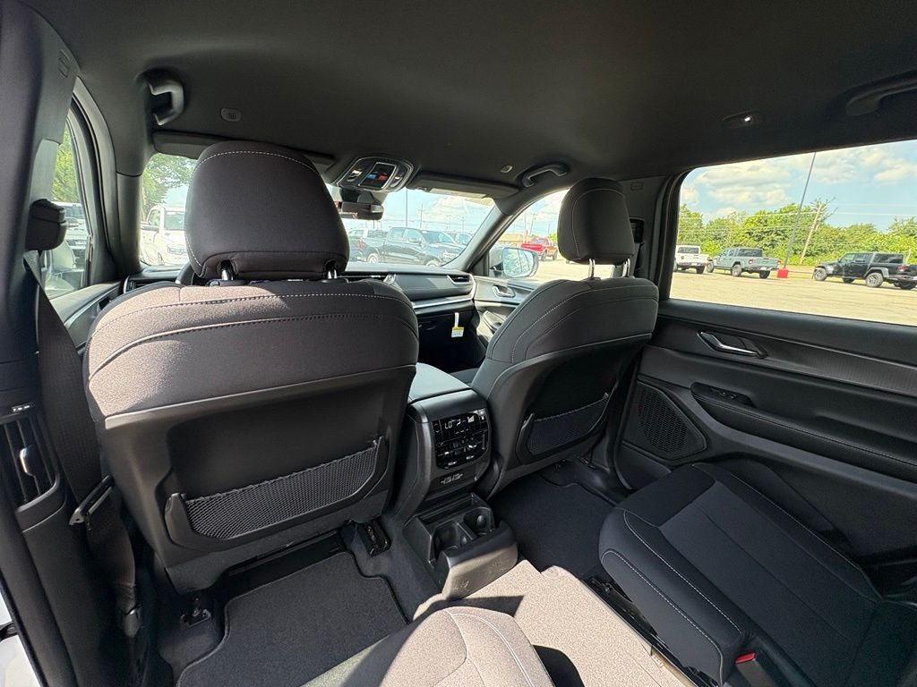 2026 Jeep Grand Cherokee GRAND CHEROKEE L LAREDO 4X4