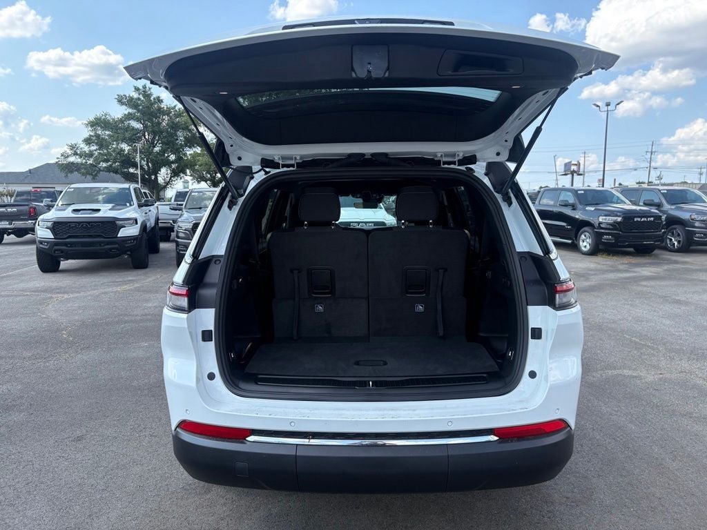 2026 Jeep Grand Cherokee GRAND CHEROKEE L LAREDO 4X4