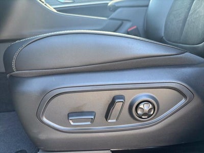2027 Jeep Grand Cherokee Laredo Altitude