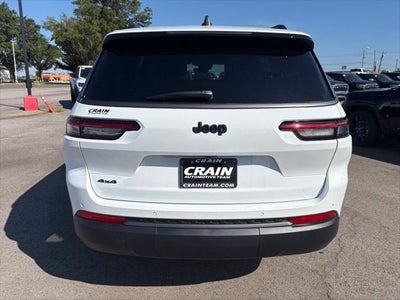 2027 Jeep Grand Cherokee Laredo Altitude