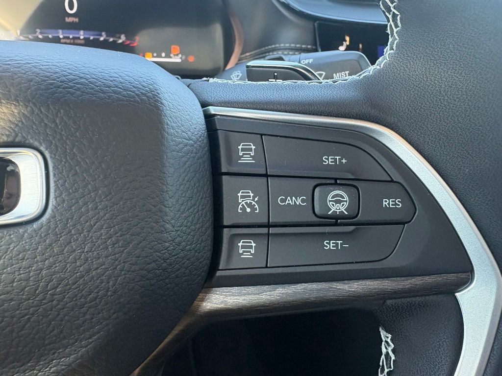 2026 Jeep Grand Cherokee GRAND CHEROKEE L LAREDO ALTITUDE 4X4