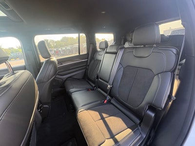 2026 Jeep Grand Cherokee GRAND CHEROKEE L LAREDO ALTITUDE 4X4