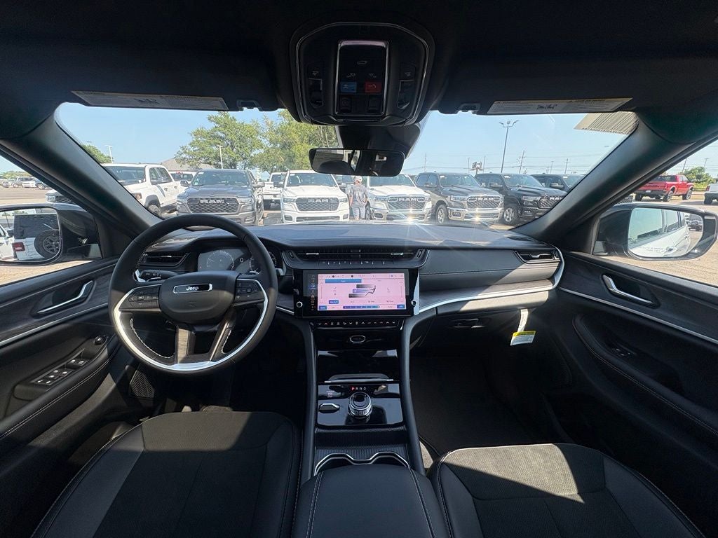 2026 Jeep Grand Cherokee GRAND CHEROKEE L LAREDO ALTITUDE 4X4