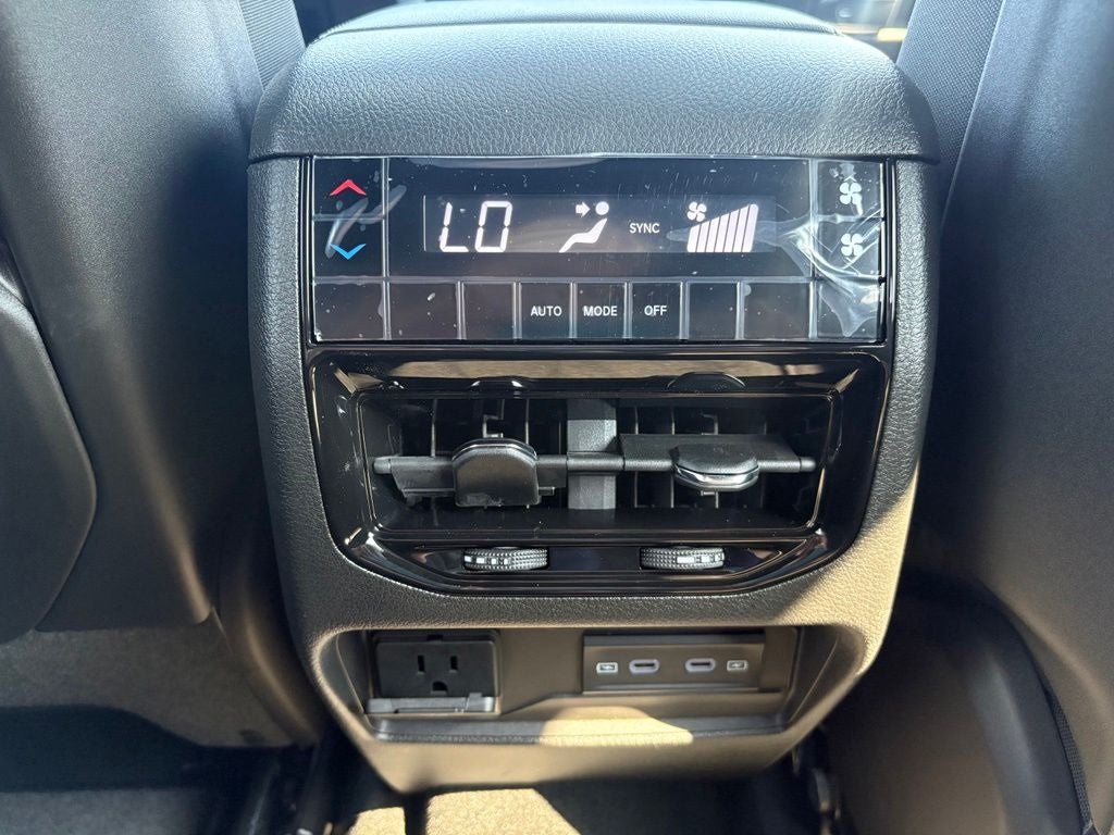 2026 Jeep Grand Cherokee GRAND CHEROKEE L LAREDO ALTITUDE 4X4