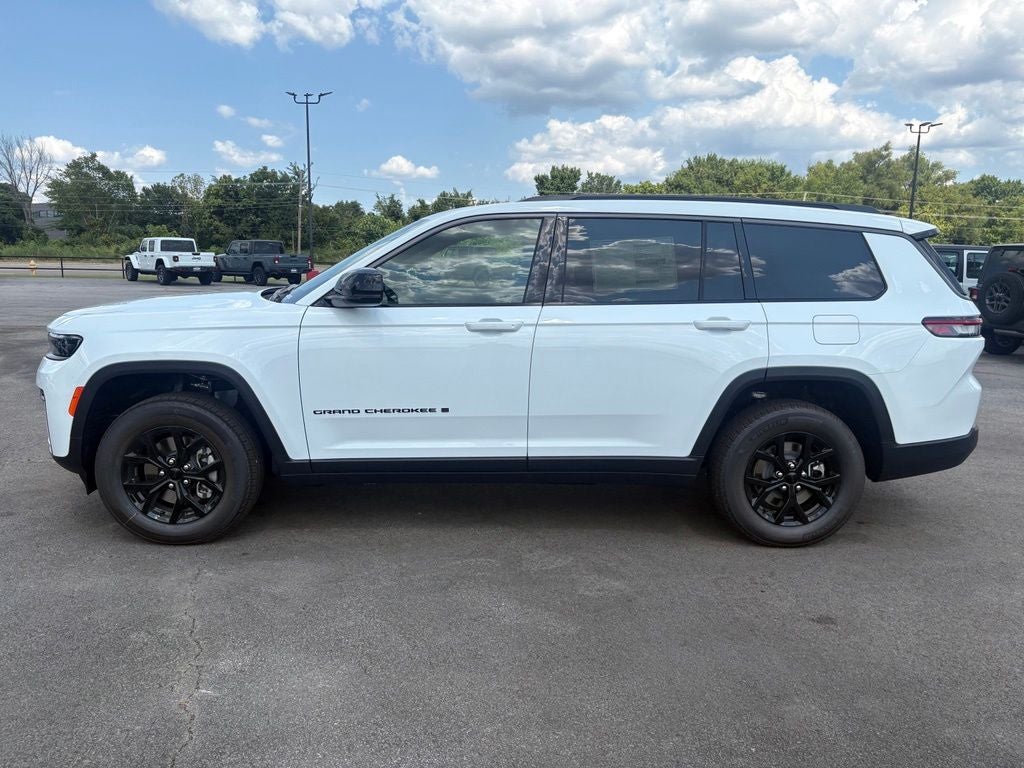 2026 Jeep Grand Cherokee GRAND CHEROKEE L LAREDO ALTITUDE 4X4