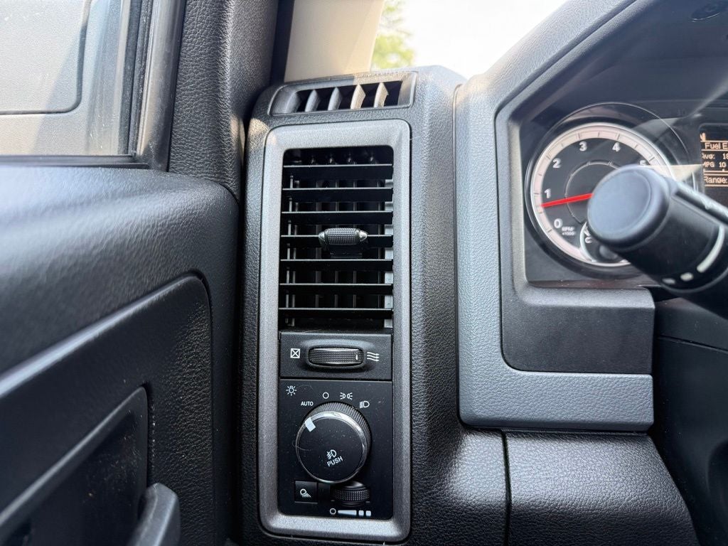 2019 RAM 1500 Classic Tradesman Quad Cab 4x2 6'4' Box
