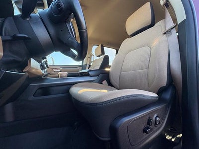 2020 RAM 1500 Big Horn Crew Cab 4x4 5'7' Box