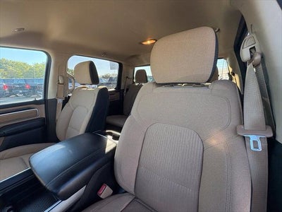2020 RAM 1500 Big Horn Crew Cab 4x4 5'7' Box