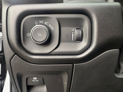 2026 RAM 1500 RAM 1500 TRADESMAN CREW CAB 4X4 5'7' BOX