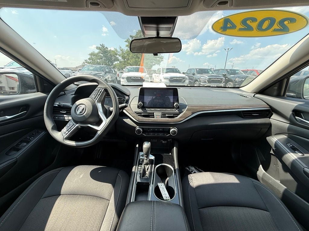 2024 Nissan Altima SV FWD