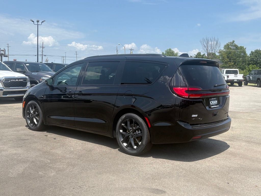 2027 Chrysler Pacifica PACIFICA LIMITED