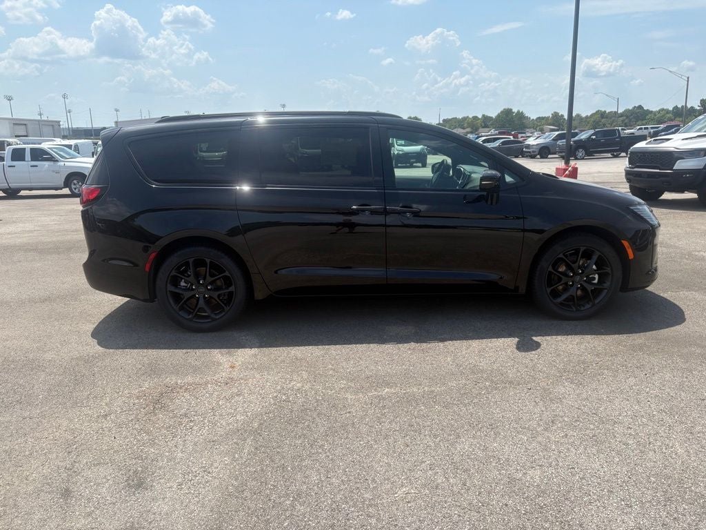 2027 Chrysler Pacifica PACIFICA LIMITED