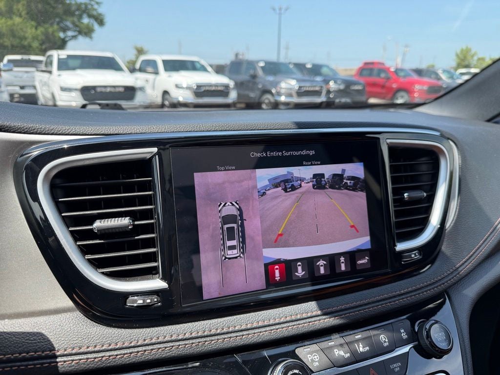 2025 Chrysler Pacifica Pinnacle
