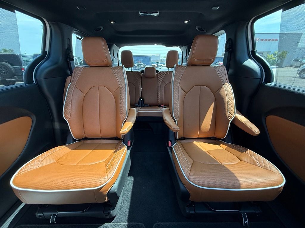 2025 Chrysler Pacifica Pinnacle