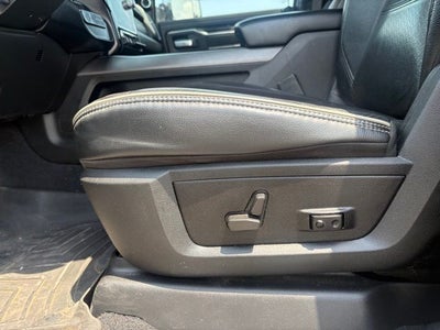 2022 RAM 2500 Laramie Crew Cab 4x4 6'4' Box
