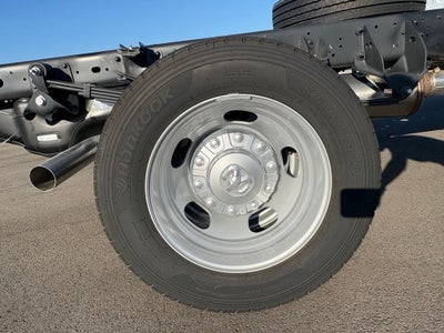 2026 RAM 5500 Chassis RAM 5500 TRADESMAN CHASSIS CREW CAB 4X4 60' CA