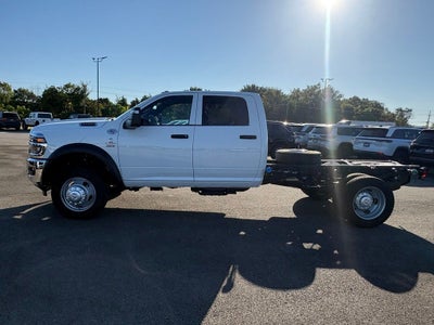 2026 RAM 5500 Chassis RAM 5500 TRADESMAN CHASSIS CREW CAB 4X4 84' CA