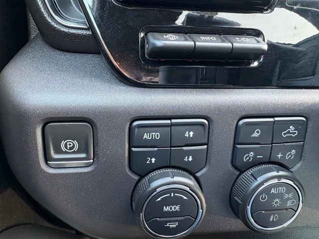 2023 Chevrolet Silverado 1500 4WD Crew Cab Short Bed ZR2