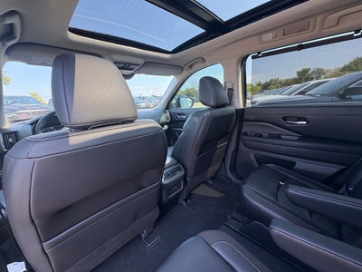 2024 Nissan Pathfinder SL FWD
