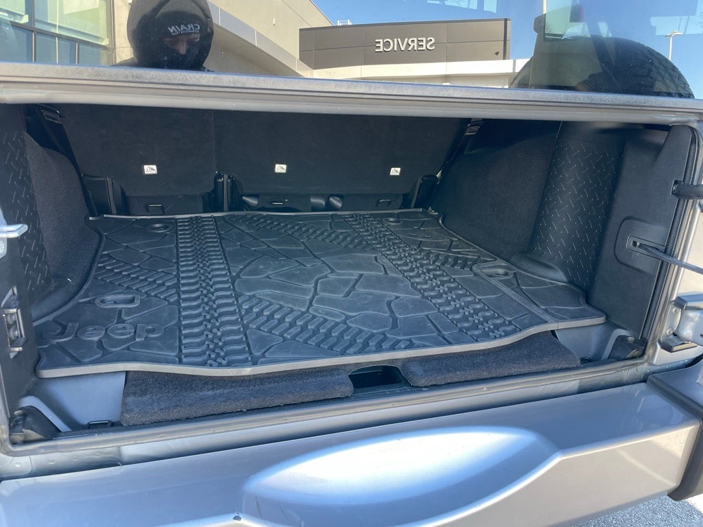 2017 Jeep Wrangler Unlimited Sahara - KEYLESS ENTRY / HEATED MIRRORS