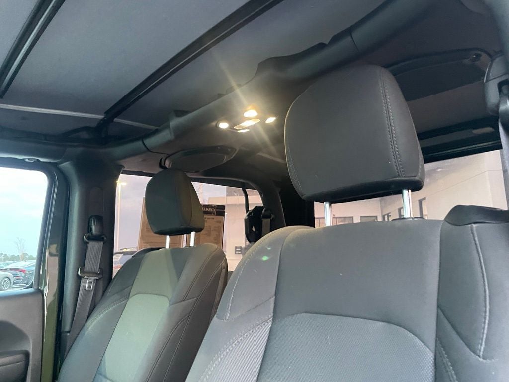 2022 Jeep Wrangler - WILLYS SPORT / APPLE CARPLAY