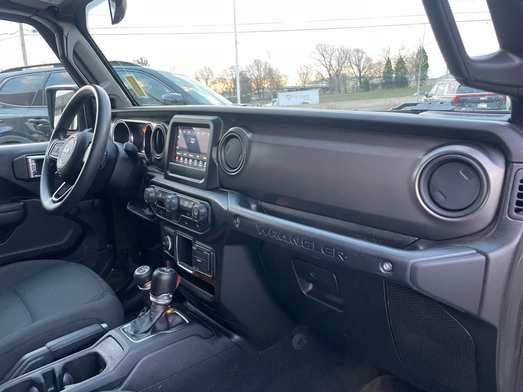 2022 Jeep Wrangler - WILLYS SPORT / APPLE CARPLAY