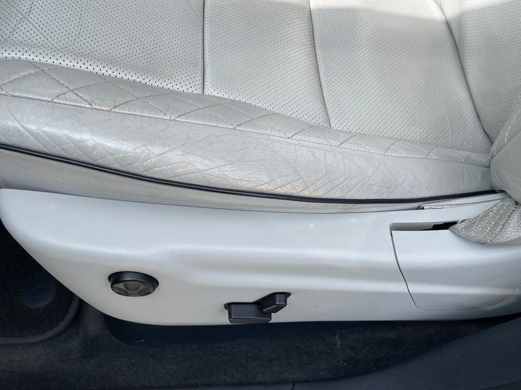 2017 Jeep Grand Cherokee Summit - REAR ENTERTAINMENT / PANORAMIC SUNROOF