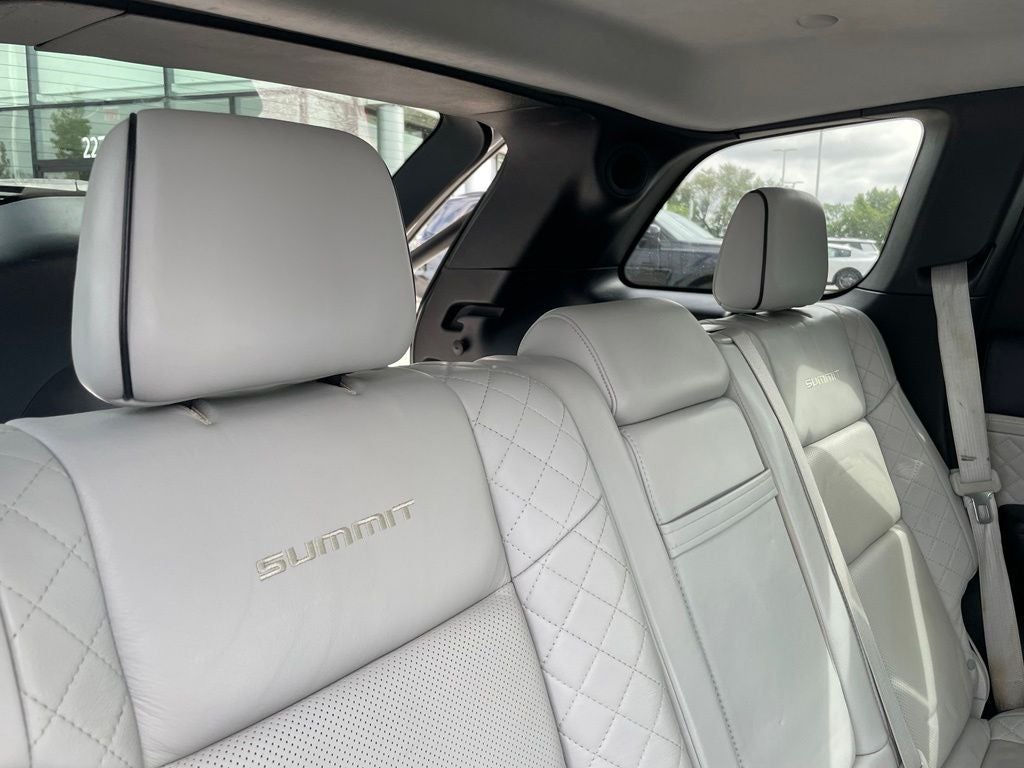 2017 Jeep Grand Cherokee Summit - REAR ENTERTAINMENT / PANORAMIC SUNROOF