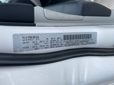 2017 Jeep Grand Cherokee Summit - REAR ENTERTAINMENT / PANORAMIC SUNROOF
