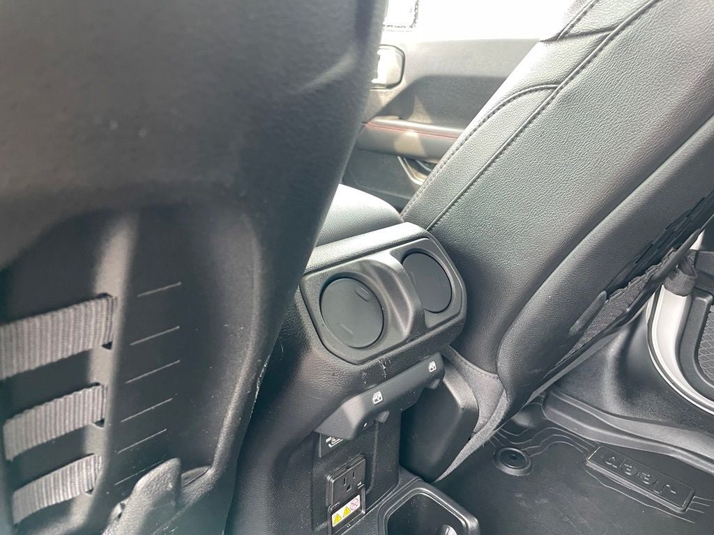 2021 Jeep Gladiator Rubicon - OVERLAND WINDSHIELD GUARD / TOW PKG