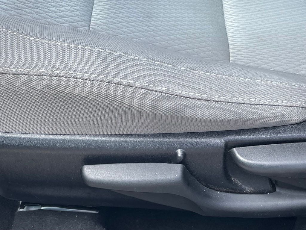 2016 Toyota Corolla LE - 38 MPG / KEYLESS ENTRY