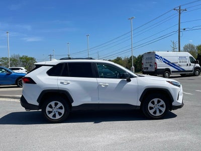 2025 Toyota RAV4 LE - WIRELESS APPLE CARPLAY / 30 MPG