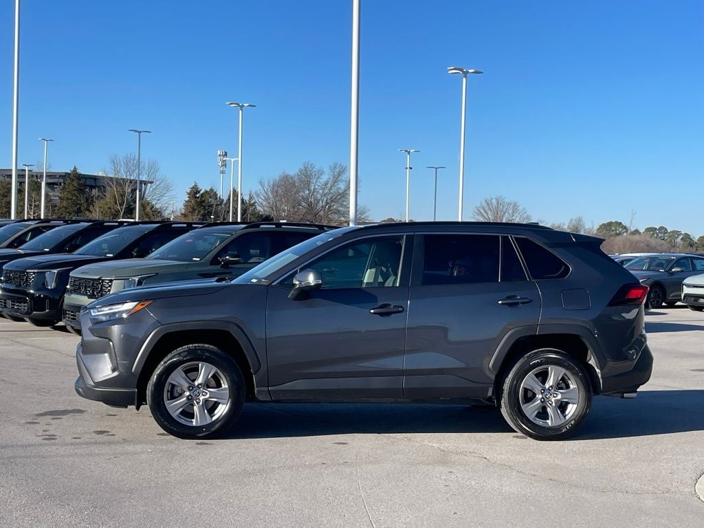 2024 Toyota RAV4 XLE - WIRELESS CARPLAY / LANE DEPARTURE ALERT
