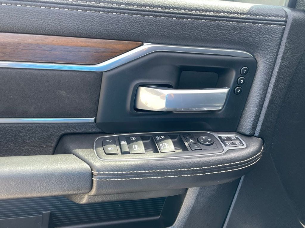 2024 RAM 2500 Laramie - REMOTE TAILGATE RELEASE / BLIND SPOT MONITOR
