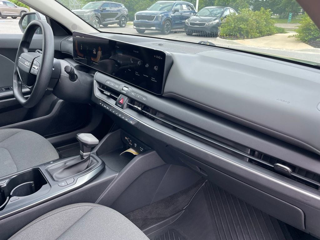 2025 Kia K4 LXS - KIA CERTIFIED / 39 MPG HWY