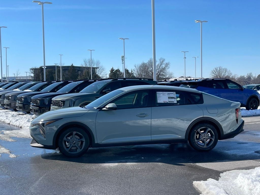 2026 Kia K4 LXS