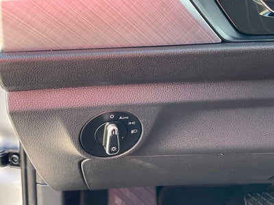 2024 Volkswagen Jetta 1.5T SE - 40 MPG / RAIN SENSING WIPERS