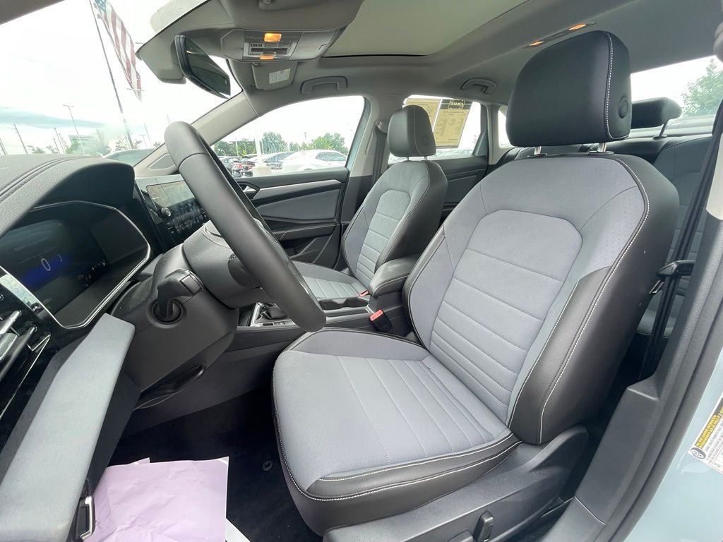 2025 Volkswagen Jetta 1.5T SE - POWER SUNROOF / BLIND SPOT MONITOR