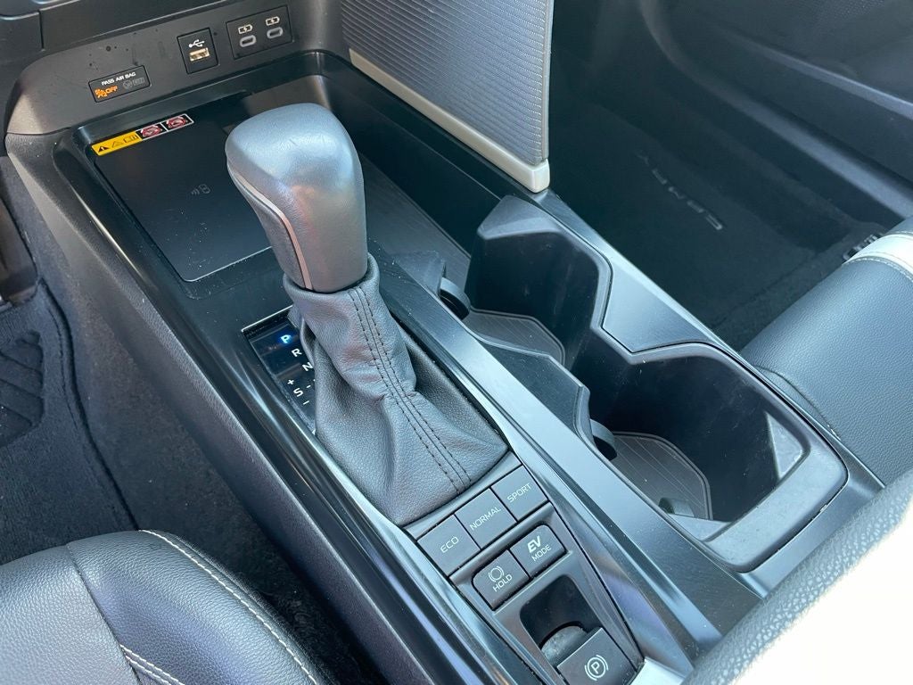 2025 Toyota Camry SE - WIRELESS CHARGING / BLIND SPOT MONITOR