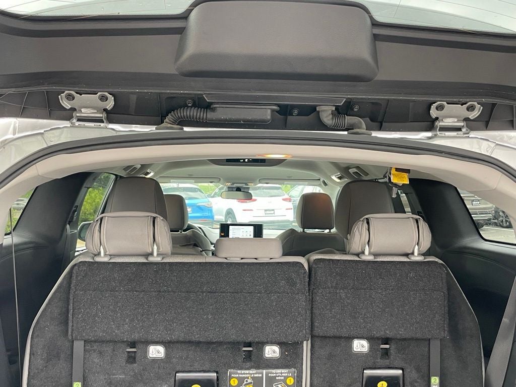 2025 Toyota Sienna LE 8 Passenger - 36 MPG / WIRELESS CARPLAY