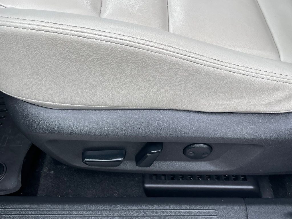 2023 Nissan Rogue SL - 1 OWNER / CLEAN CARFAX