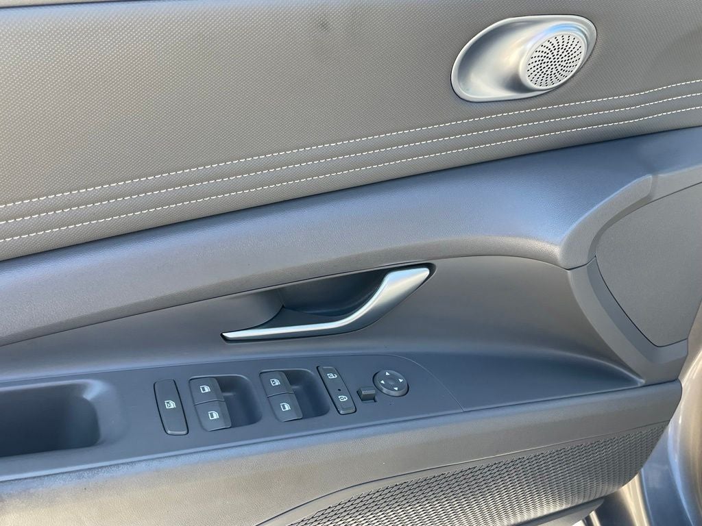 2023 Hyundai Elantra SEL - SMART CRUISE CONTROL / NAVIGATION