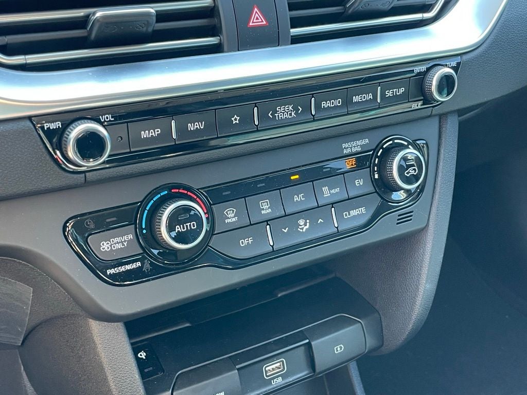 2022 Kia Niro EV EX Premium - KIA CERTIFIED / ONE OWNER