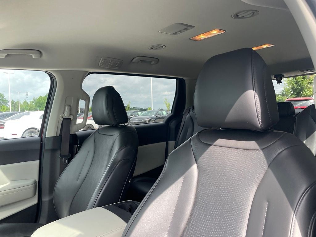 2022 Kia Carnival LXS - REMOVABLE 2ND ROW / POWER SLIDING DOORS