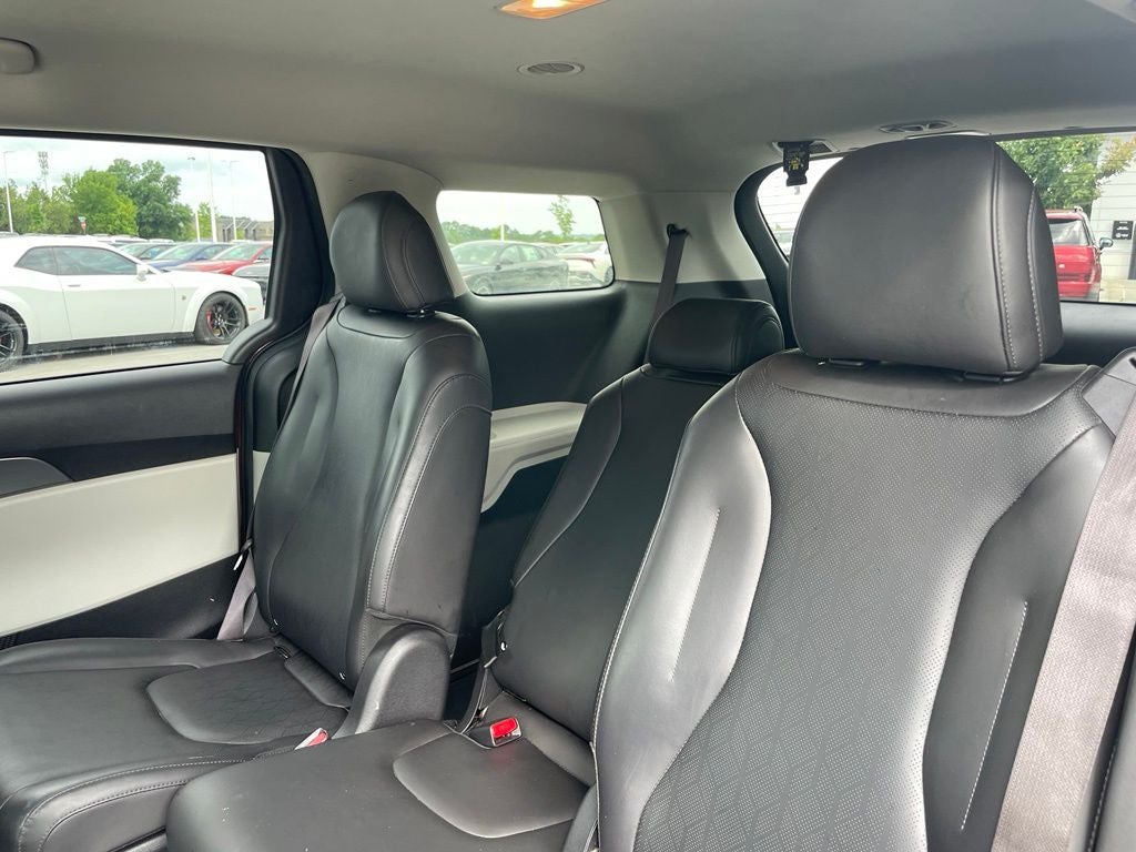 2022 Kia Carnival LXS - REMOVABLE 2ND ROW / POWER SLIDING DOORS