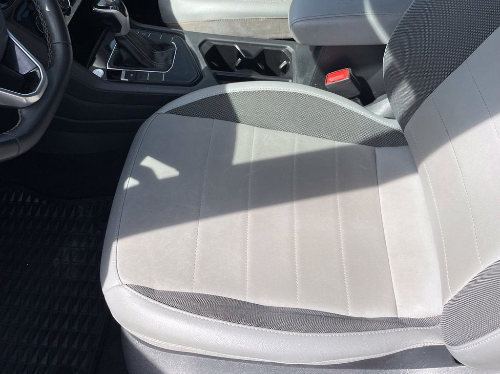 2023 Volkswagen Taos 1.5T SE Clean CarFax, One Owner