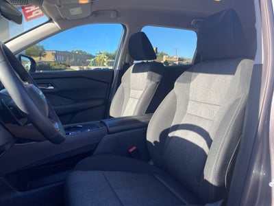 2025 Nissan Rogue SV Clean CarFax, One Owner