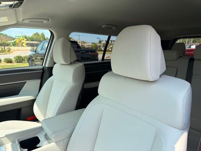 2027 Hyundai Santa Fe SE