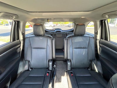 2019 Toyota Highlander Limited Platinum Third Row, Leather, Clean CarFax, One Owner, Low M